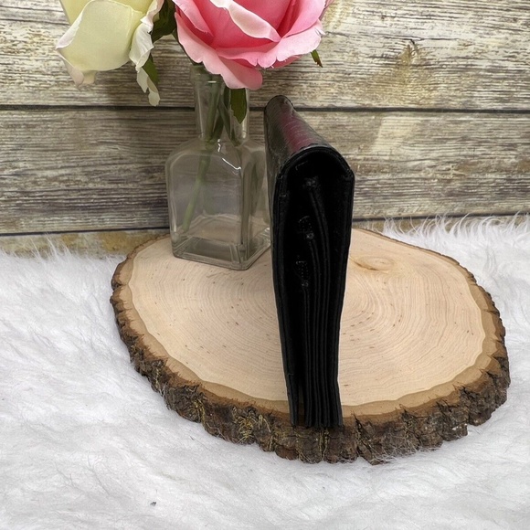 Black Genuine Leather Croc Embossed Snap Button Organizer Wallet - Picture 4 of 12